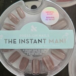 Olive And June Press-on Nails, HZ Velvet, Short Squoval